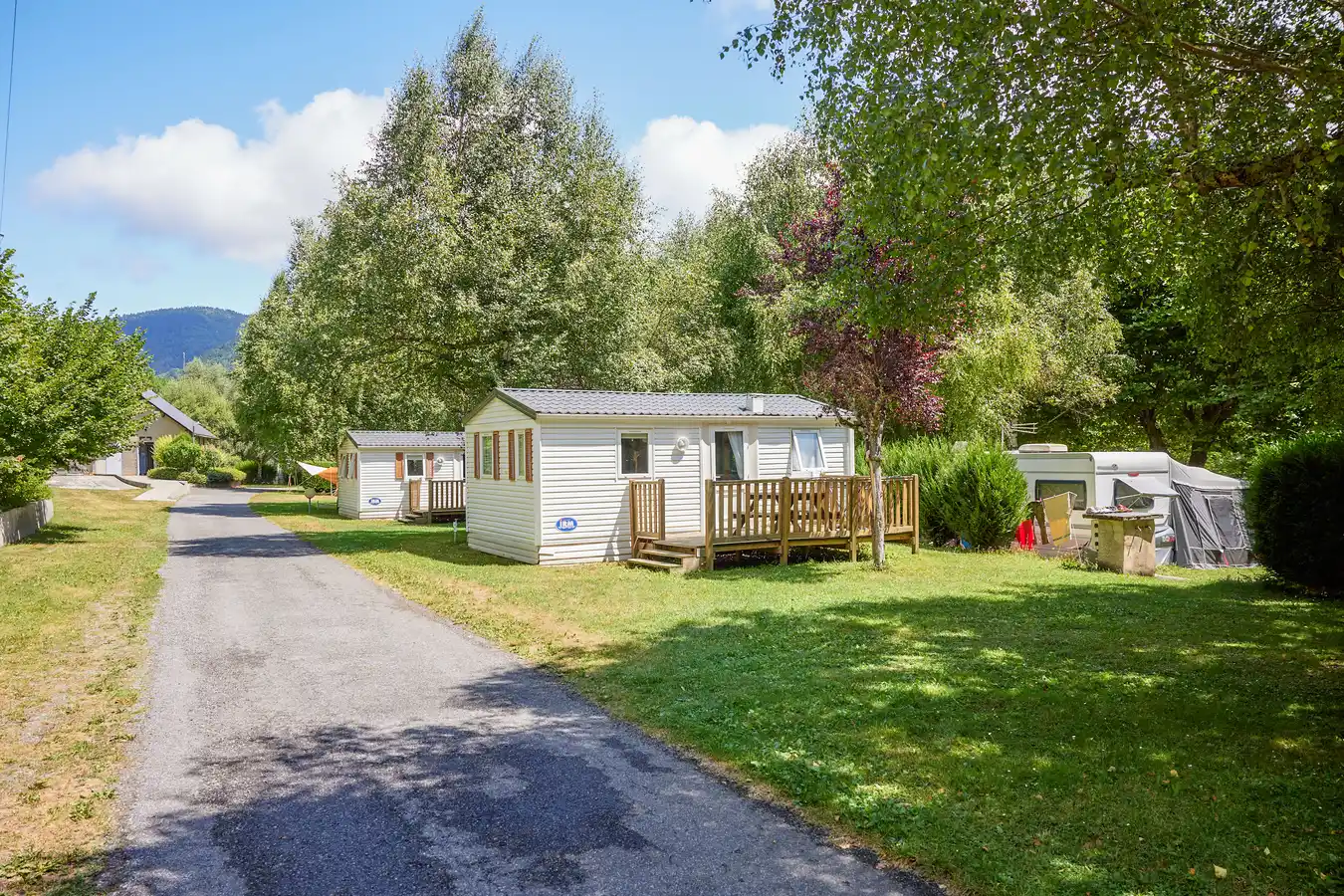 camping le lustou dans les hautes pyrenees les mobil homes