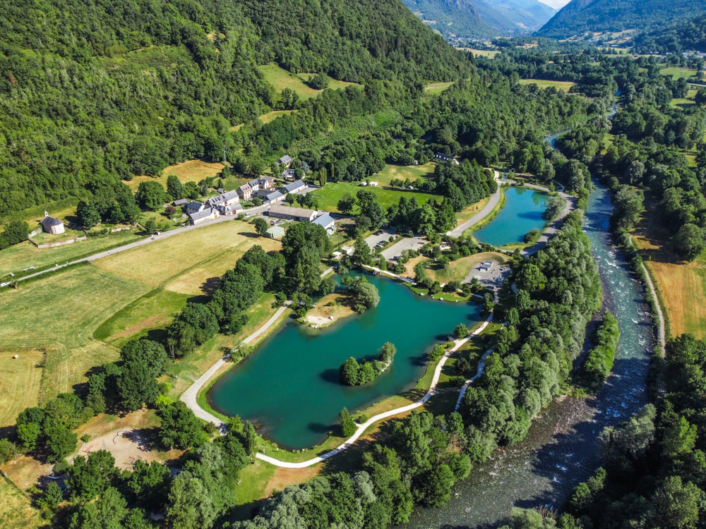 Drone-vue-sur-les-lacs-Saint-Lary-Soulan