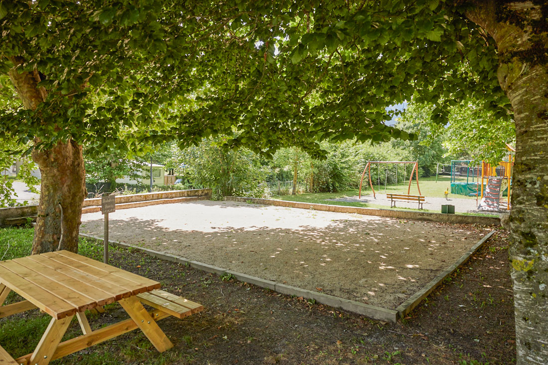 Petanca en el camping Le Lustou Saint Lary Soulan